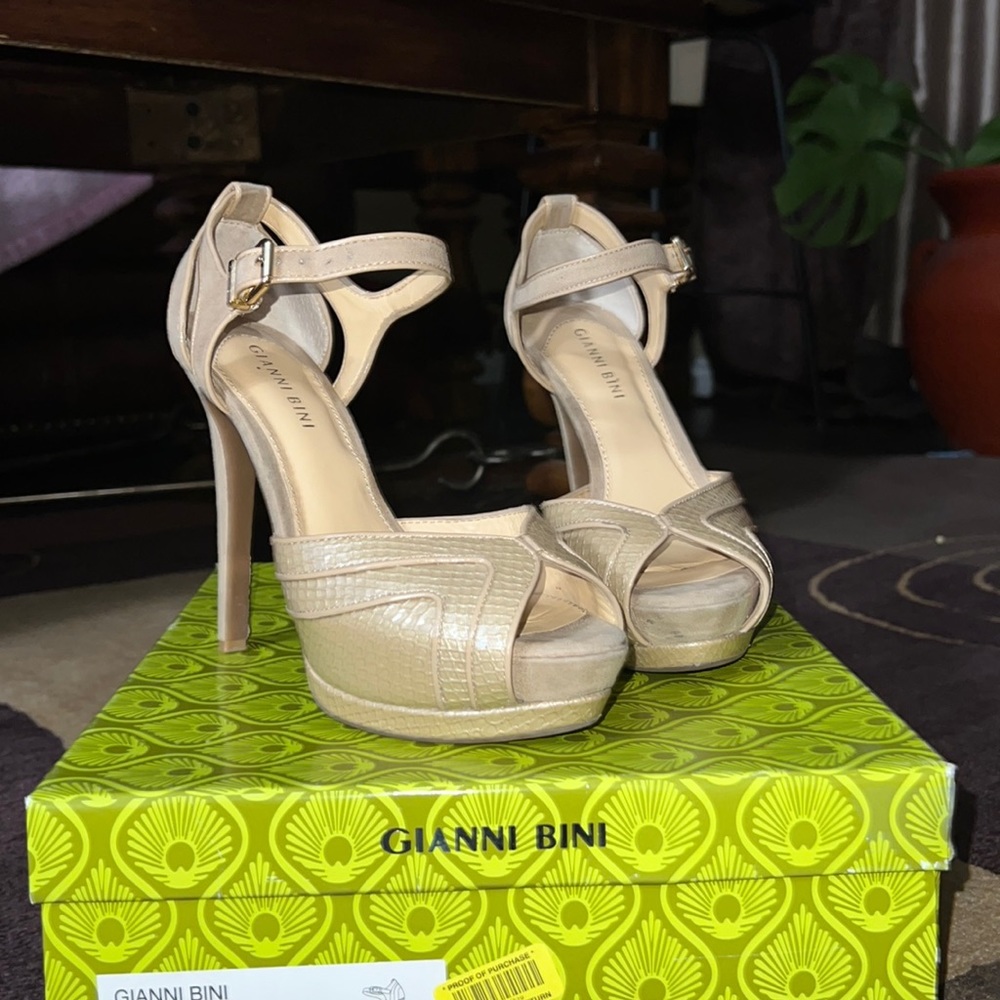 Gianni Bini pumps color Sander